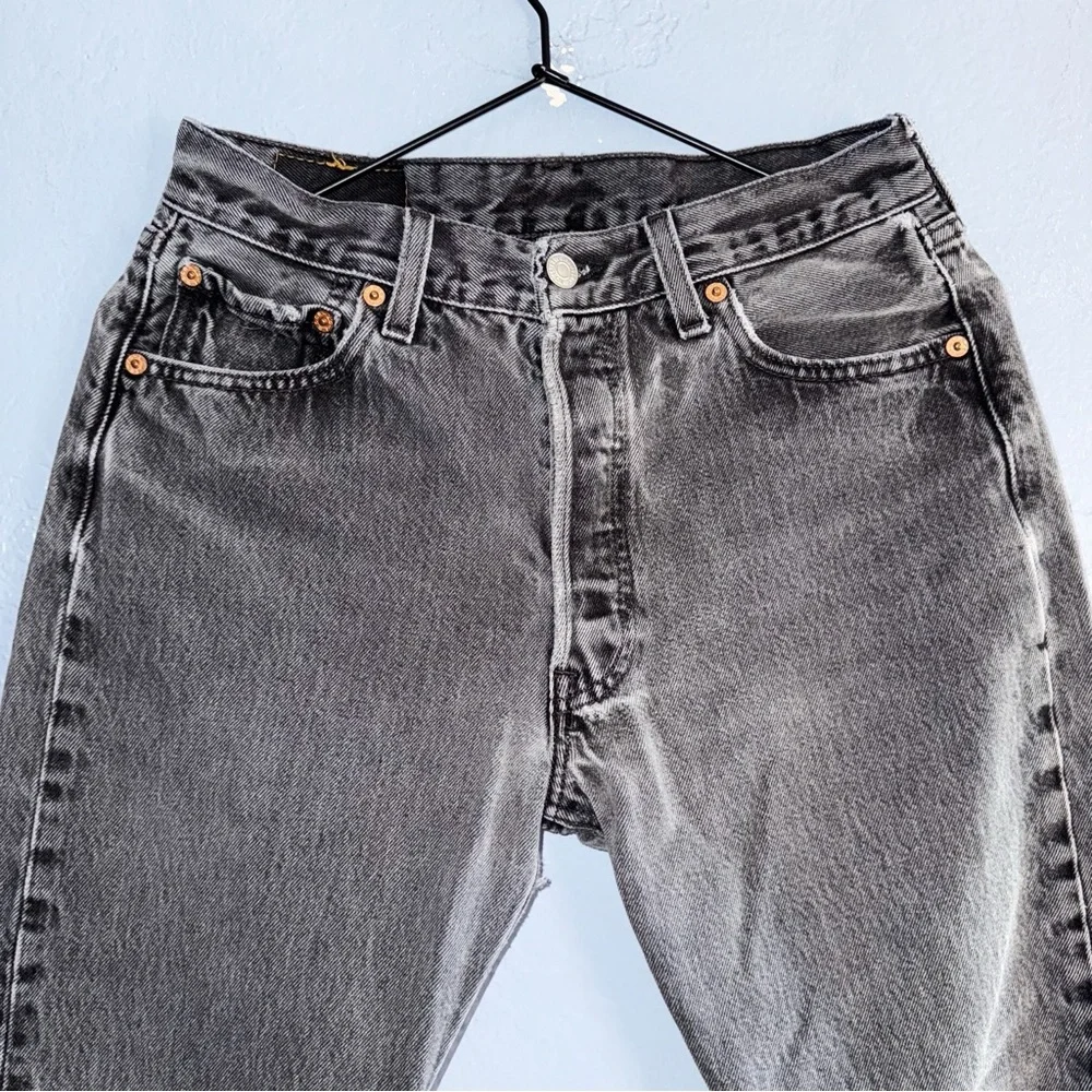 Levi’s 501 90s Vintage grunge faded Jeans Size 30/ 27” - Picture 4 of 13